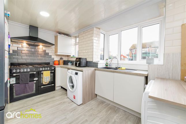 3, Oak Avenue, Wigan photo 3