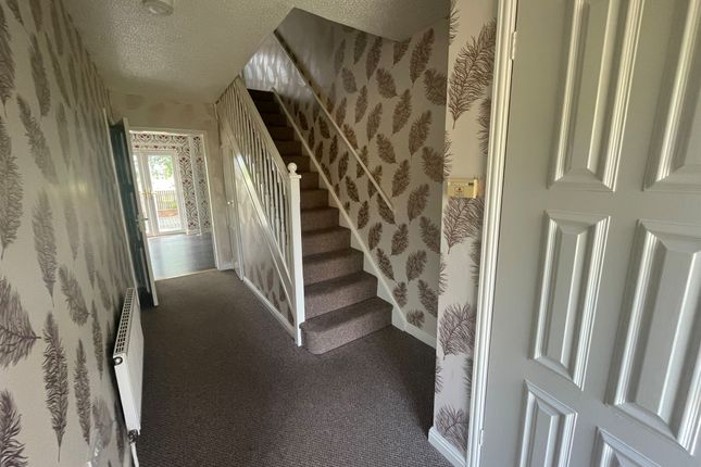 41, Briary Close, Wakefield photo 5