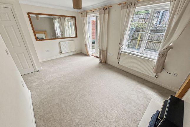 17 The Deanes, Tiverton photo 2