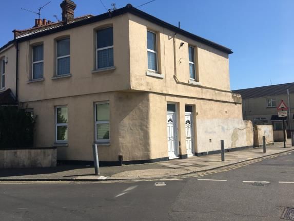 2 bed flat for sale in Southend-On-Sea, Essex, .