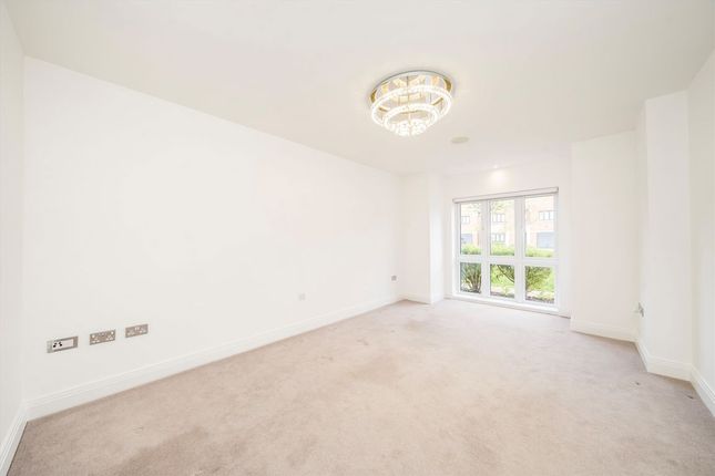 1, Bridges Avenue, East Molesey photo 2