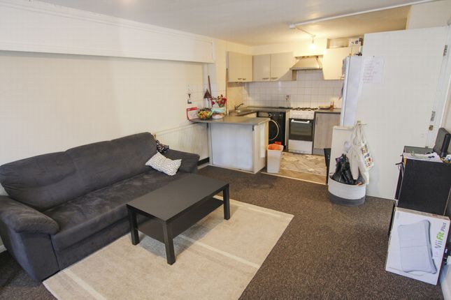 59, Empress Avenue, Aldersbrook photo 4