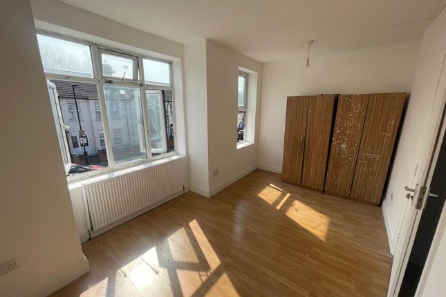 3 Bed In Southall