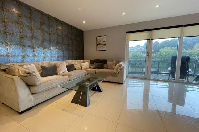 49, Catrine , Watkiss Way, Cardiff photo 3