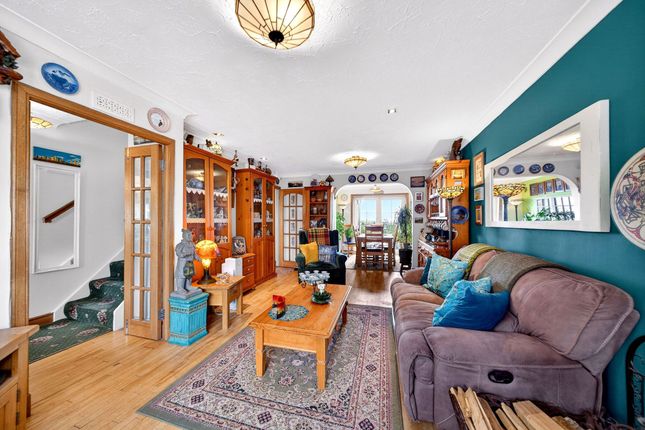 18 Gardrum Gardens, Falkirk photo 3