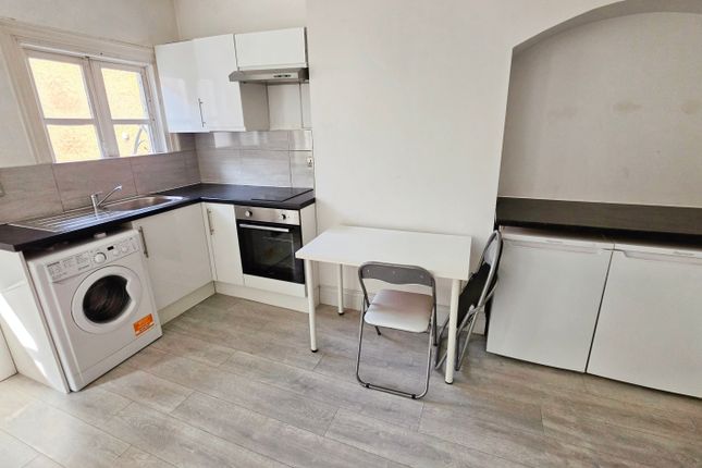 Flat 1, 19a, Duke Street, Chelmsford, Essex photo 3