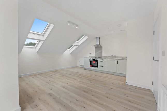 19 The Poppies, Ward Drive, Manchester photo 3