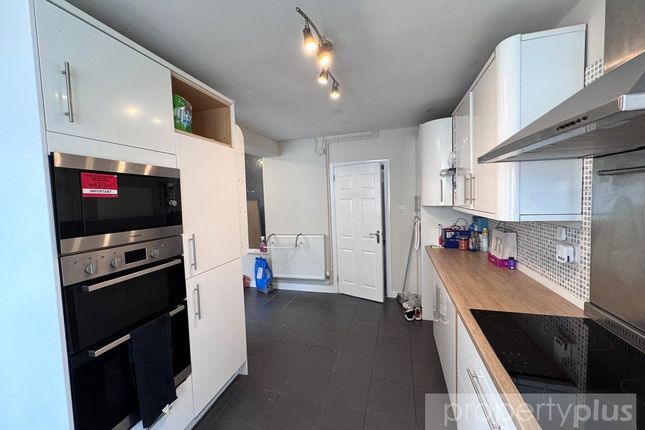 141, Coedpenmaen Road, Rhondda Cynon Taff photo 5