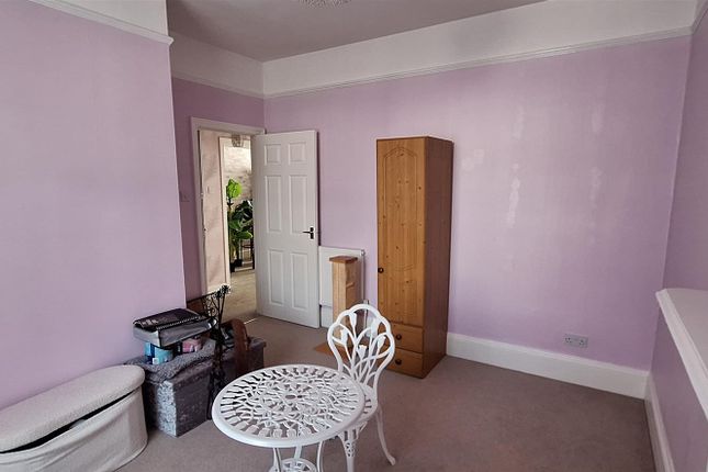 Flat 3, 5, The Riviera, Paignton photo 5