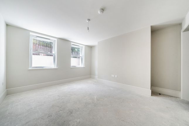 Emerald House- Apartment 4,, Albany Road, Hampshire photo 4