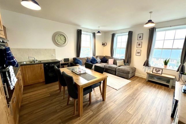 Flat to rent in James Walk, Bexhill-On-Sea