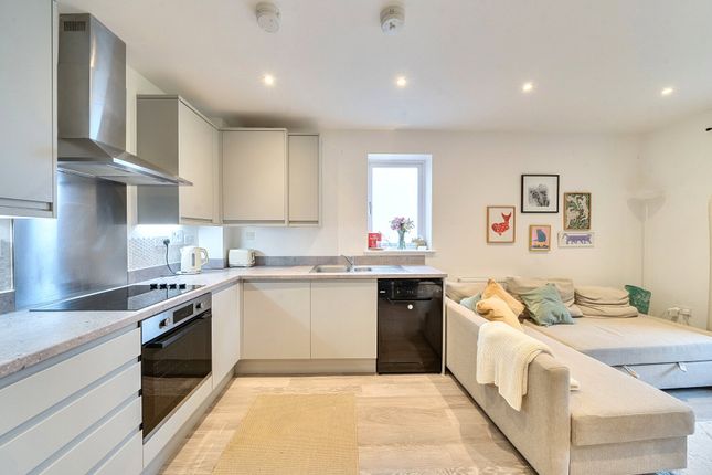 Flat 140, Minor House,, William Morris Close, Oxfordshire photo 3