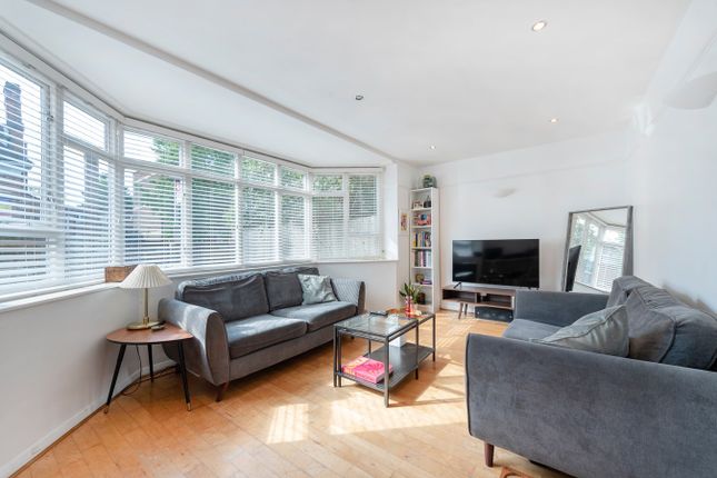 Flat to rent in The Avenue, Bedford Park, Chiswick