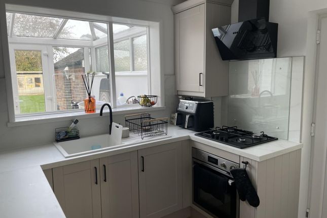 51, Mill Hill Avenue, Pontefract photo 3