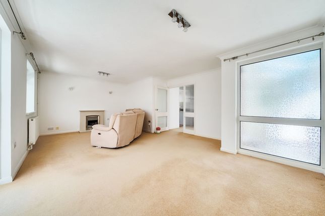 16 Greenfield Way, Pulborough photo 2