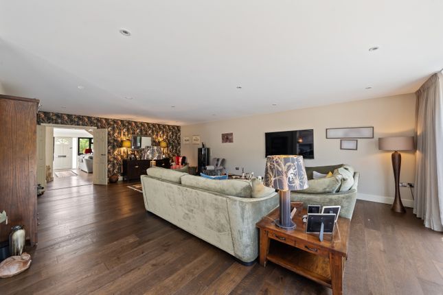 3, Cleveland Gardens, Worcester Park photo 4