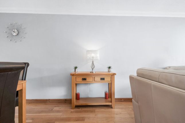 27, Granville Way, Dunfermline photo 4