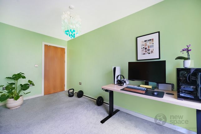 51 Chapel Court, 4 Crown Drive, Crown Drive, Romford photo 4