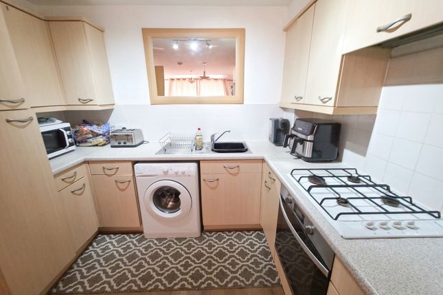 8, Chertsey Road, Lower Feltham photo 2