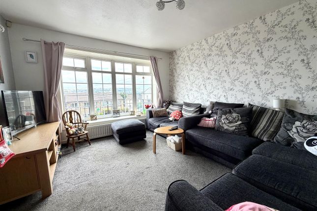 16, South Edge, Keighley photo 3