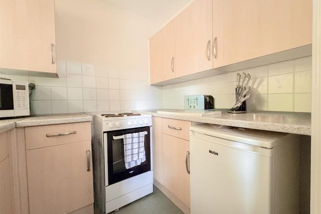 Flat 20 Willow Glen, Upper Glen Road, St Leonards on sea photo 3