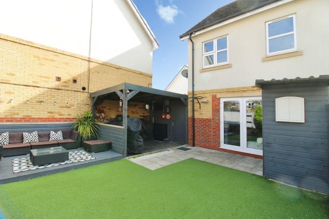 4, Isleworth Close, Hull photo 4