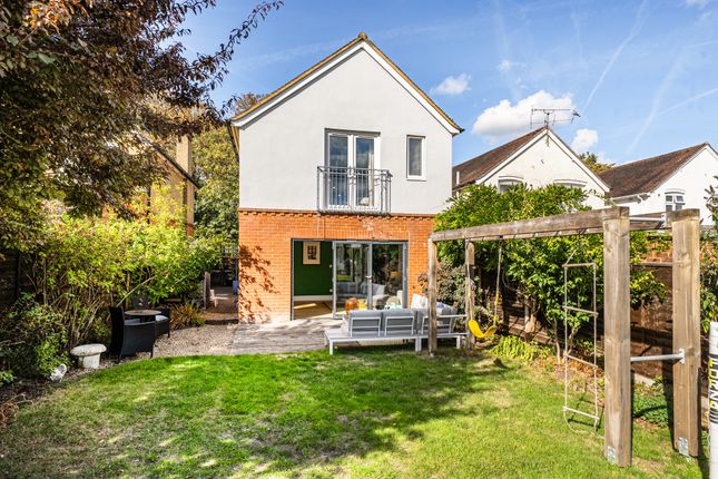 19, Highgate Lane, Farnborough photo 3