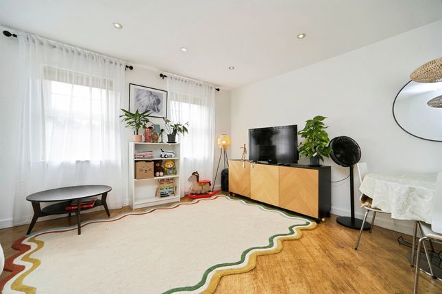 11, Raynville Way, Leeds photo 3