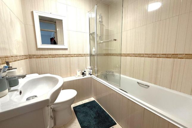 3, Marsh Road, Luton photo 2