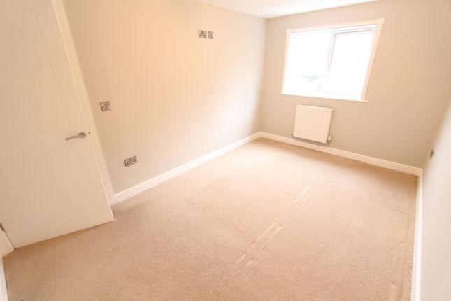 Flat to rent in Chesterfield Road, Dronfield