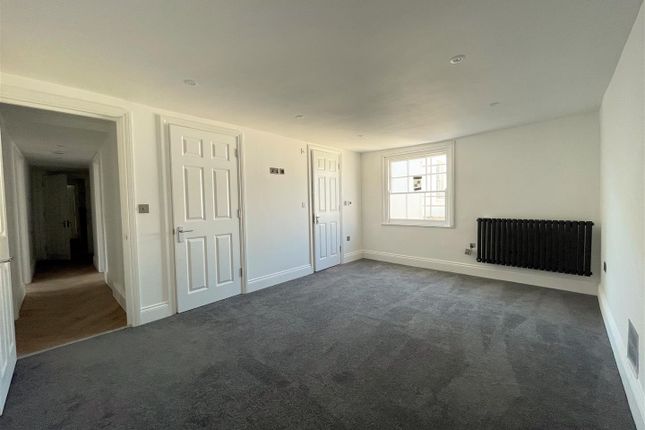 Flat 10, 7, Clarence Yard, Brighton photo 2