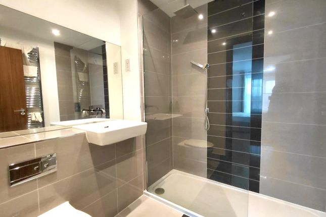 Flat 34 Aquarius Court 16, Zodiac Close, Edgware photo 4