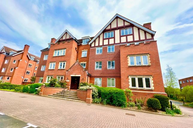 Flat to rent in Aragon House, Warwick Road, Coventry.