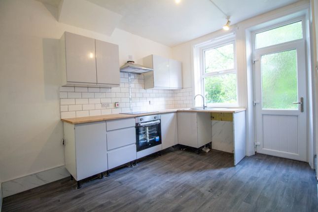 73, Sunningdale Road, Huddersfield photo 5