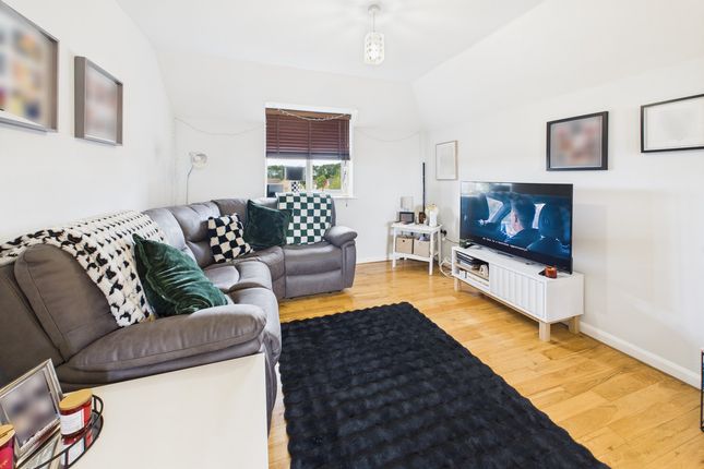 1-bed flat on 6, Summerleas Close, Hemel Hempstead, £200,000