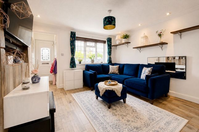 18, Drakes Close, Sittingbourne photo 4