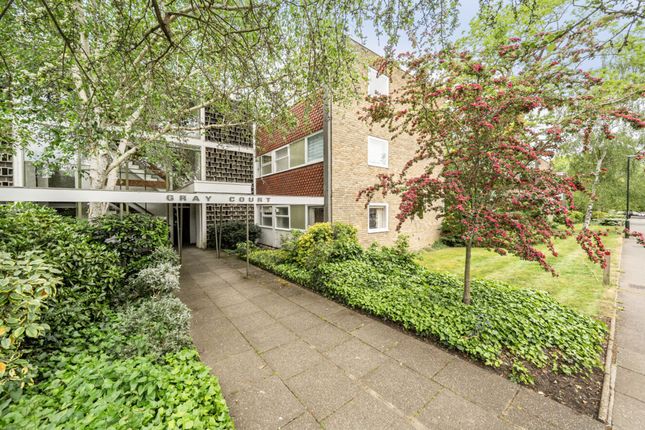 4 Gray Court Parkleys, Richmond photo 2