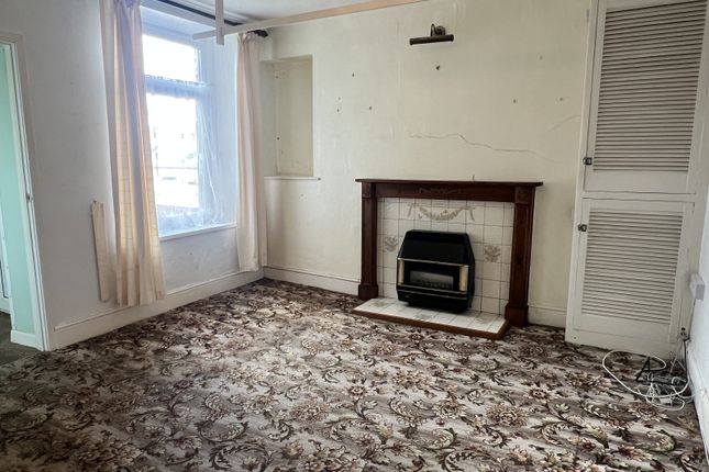 21, Llwyn Road, Ammanford photo 4