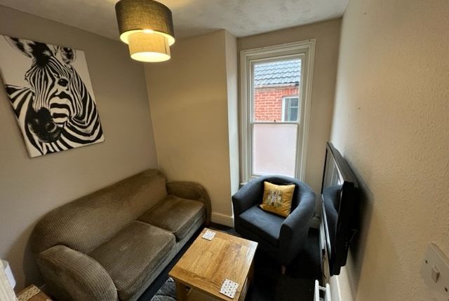 83 Tennyson Road, Portswood, Southampton photo 5