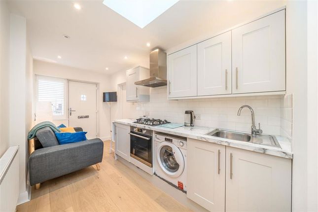 3, Crathie Road, Eltham photo 2