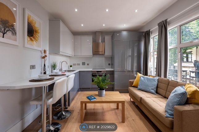 Thumbnail Flat to rent in Wandsworth Bridge Road, London