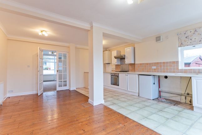70 Woodcote, Swansea photo 3