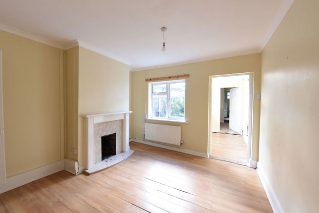 29, Moss Grove, Kingswinford photo 3