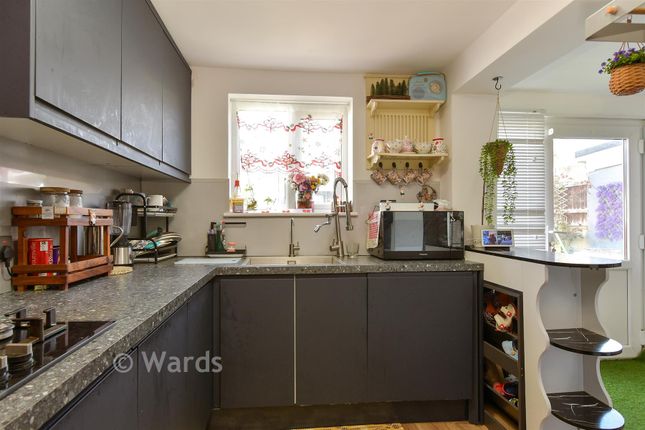 17, St. William's Way, Rochester photo 4