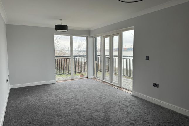 Thumbnail Flat to rent in Clifton Marine Parade, Gravesend