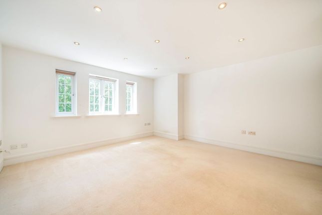 Flat 15, Woodham Place, Sheerwater Road, Addlestone photo 2