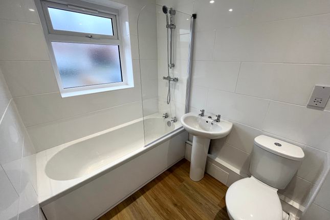 51, Brierley Hill photo 3