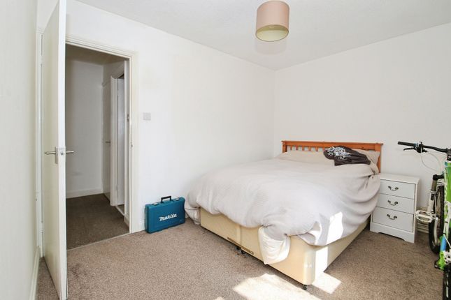 17, Meadenvale, Cambridgeshire photo 4
