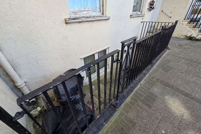 44, East Street, Weymouth photo 4