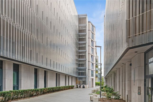 1-bed flat on Flat 58, Fable Apartments 261C,, City Road, London, £392,000